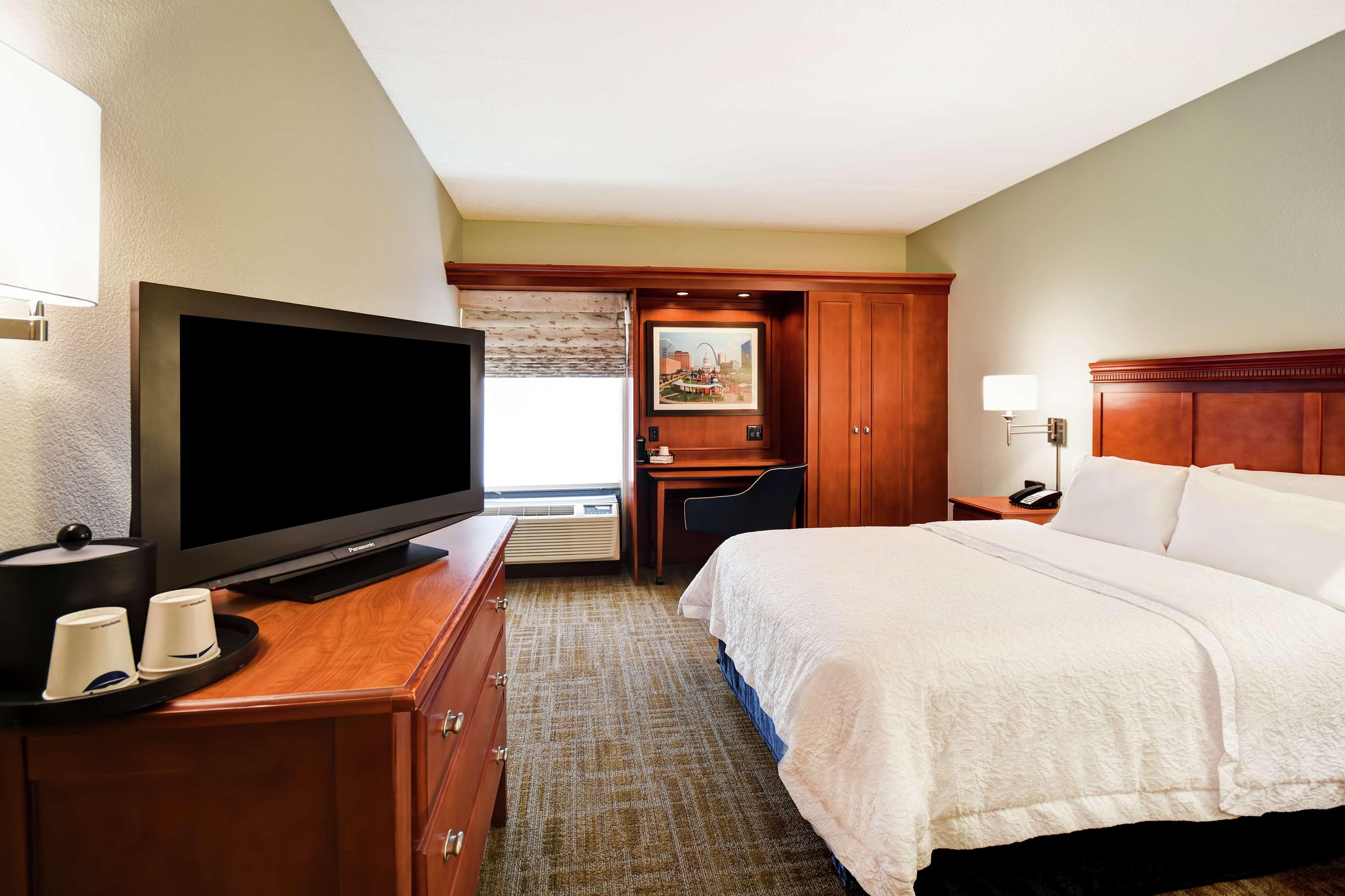 Hampton Inn St. Louis - Westport Maryland Heights Ngoại thất bức ảnh
