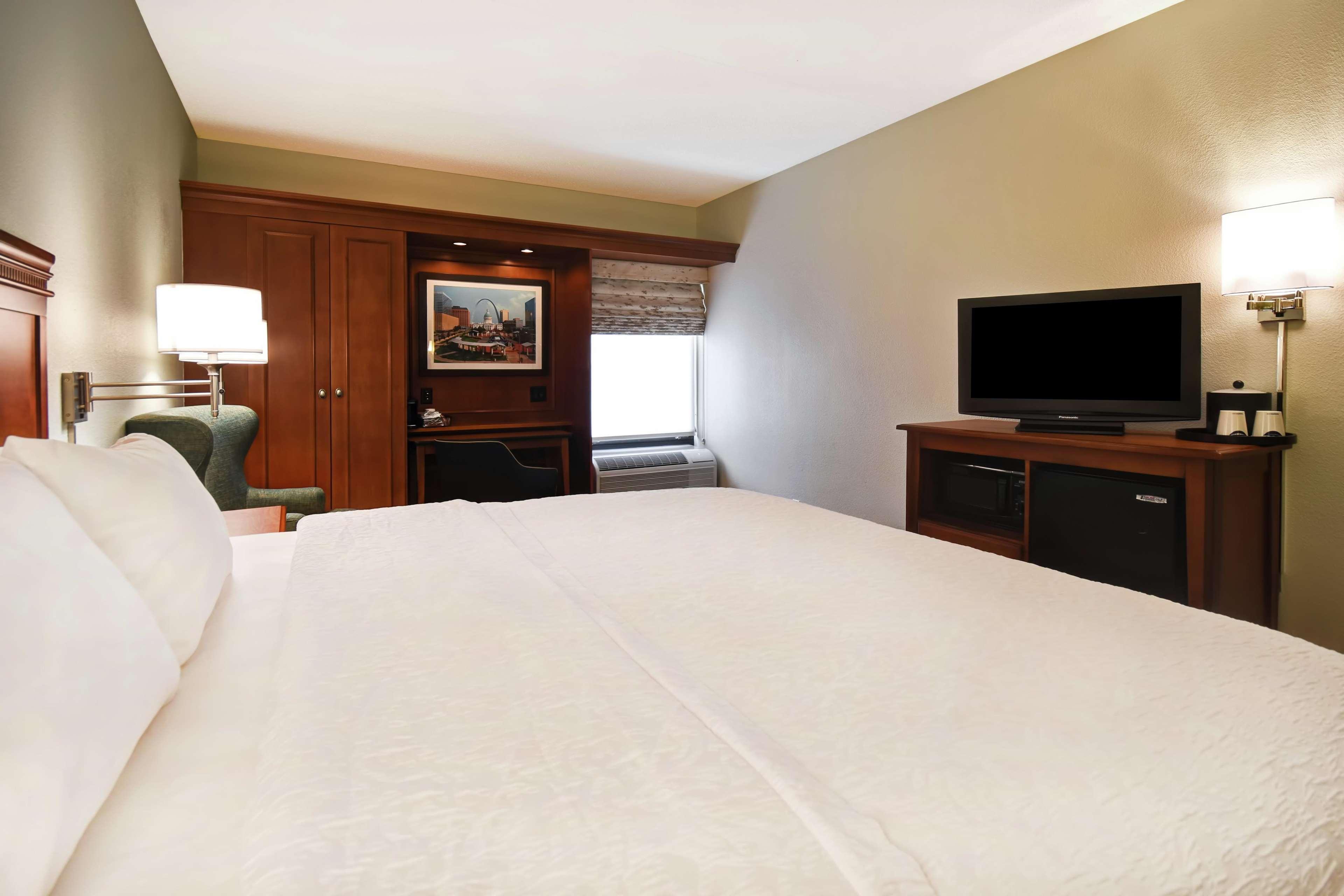 Hampton Inn St. Louis - Westport Maryland Heights Ngoại thất bức ảnh