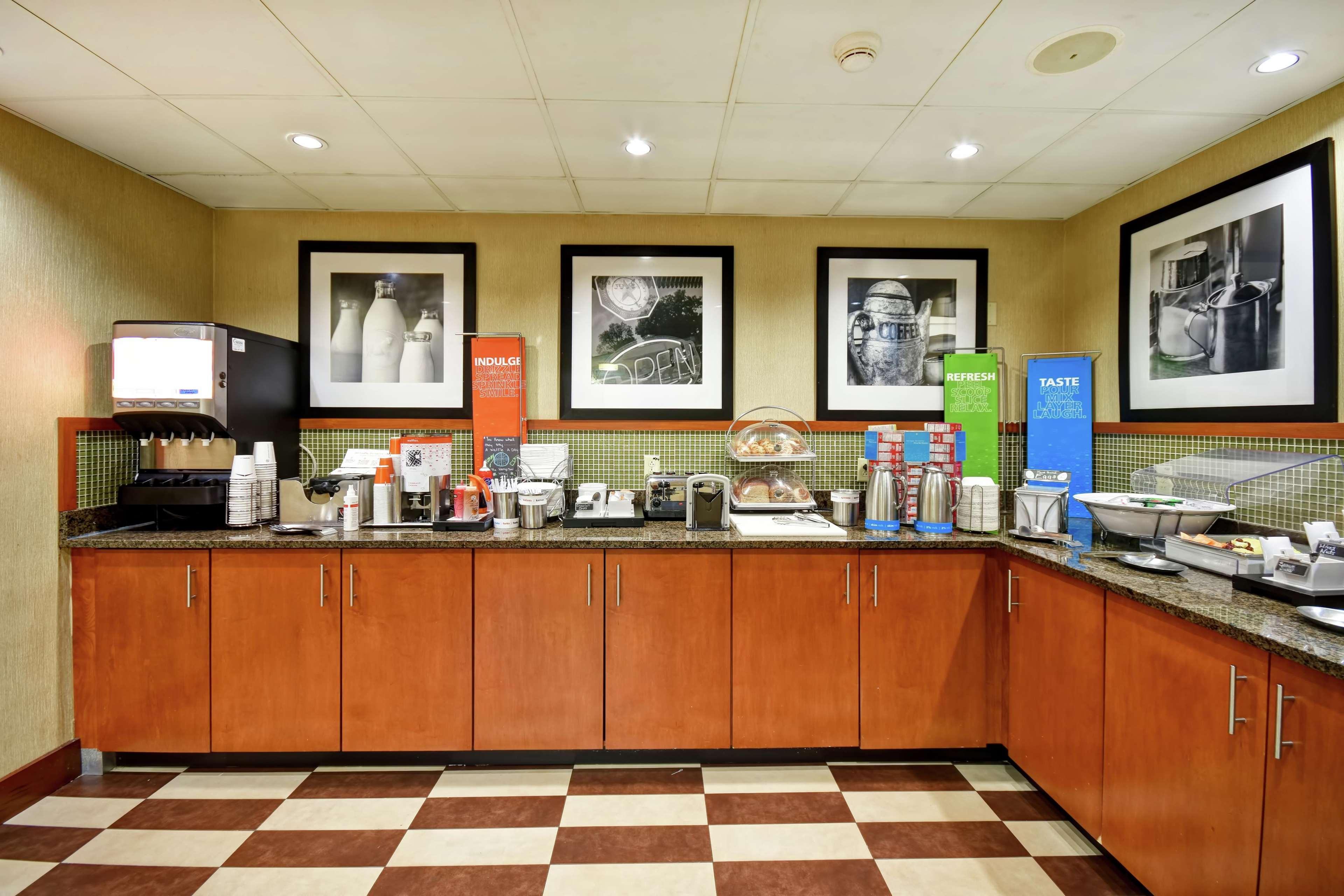 Hampton Inn St. Louis - Westport Maryland Heights Ngoại thất bức ảnh
