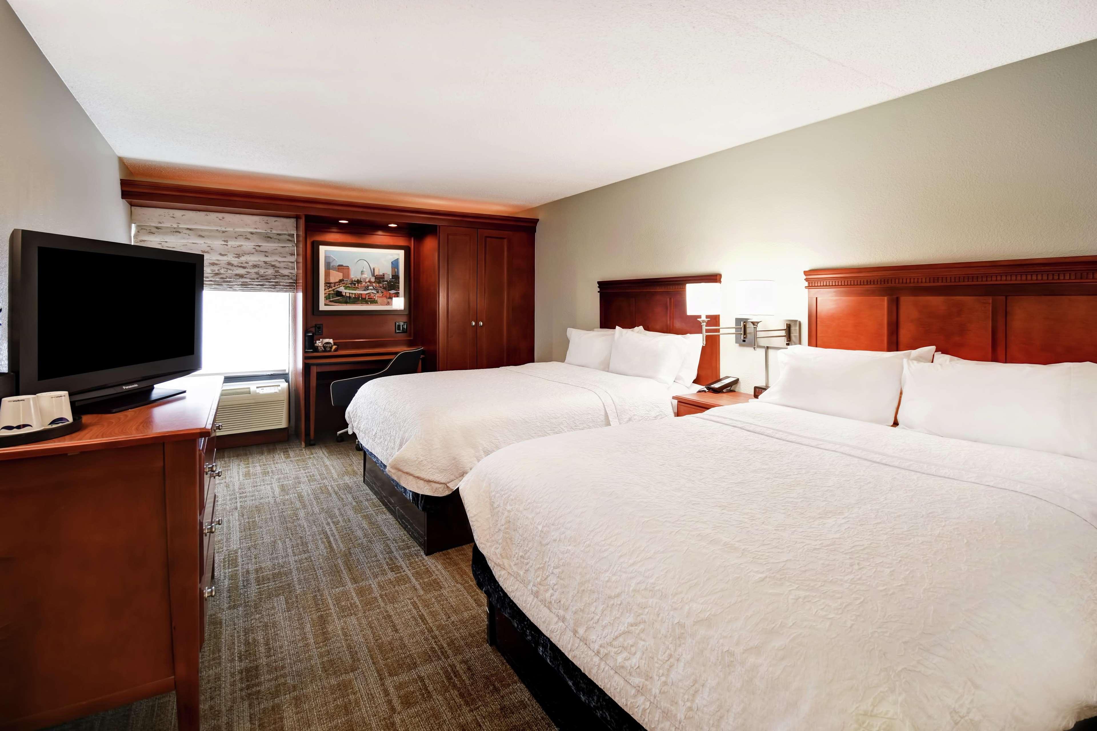 Hampton Inn St. Louis - Westport Maryland Heights Ngoại thất bức ảnh