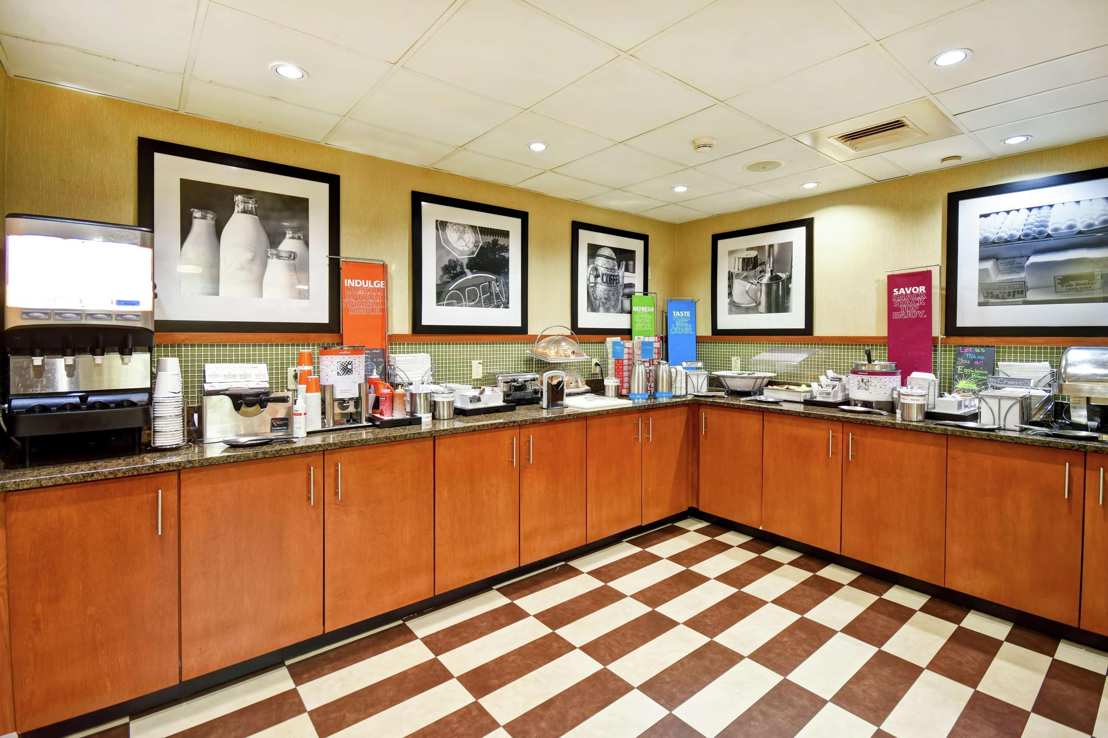 Hampton Inn St. Louis - Westport Maryland Heights Ngoại thất bức ảnh