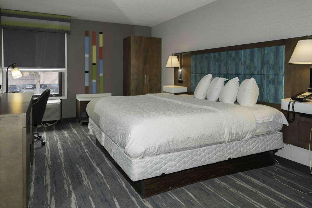 Hampton Inn St. Louis - Westport Maryland Heights Phòng bức ảnh
