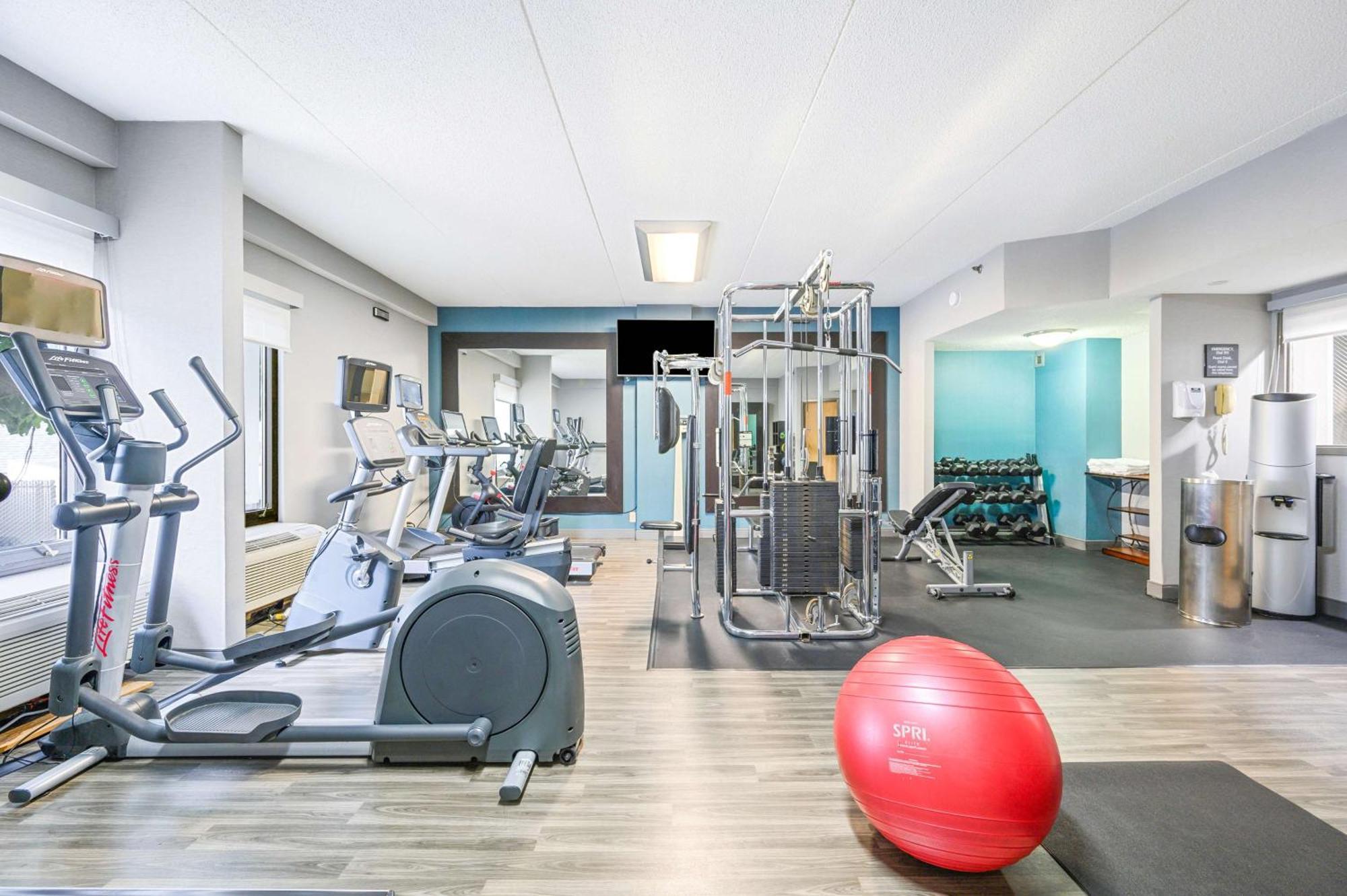 Hampton Inn St. Louis - Westport Maryland Heights Ngoại thất bức ảnh