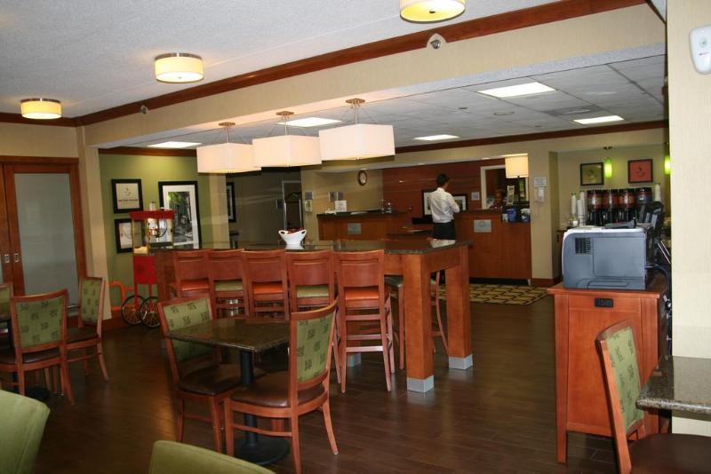 Hampton Inn St. Louis - Westport Maryland Heights Ngoại thất bức ảnh